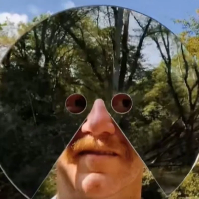 Photography Jokes - Freddie Yauner rond spiegelmasker volledig reflecterend